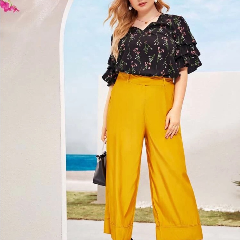 PLUS FLORAL PRINT RUFFLE TRIM BLOUSE - Picture 4 of 4